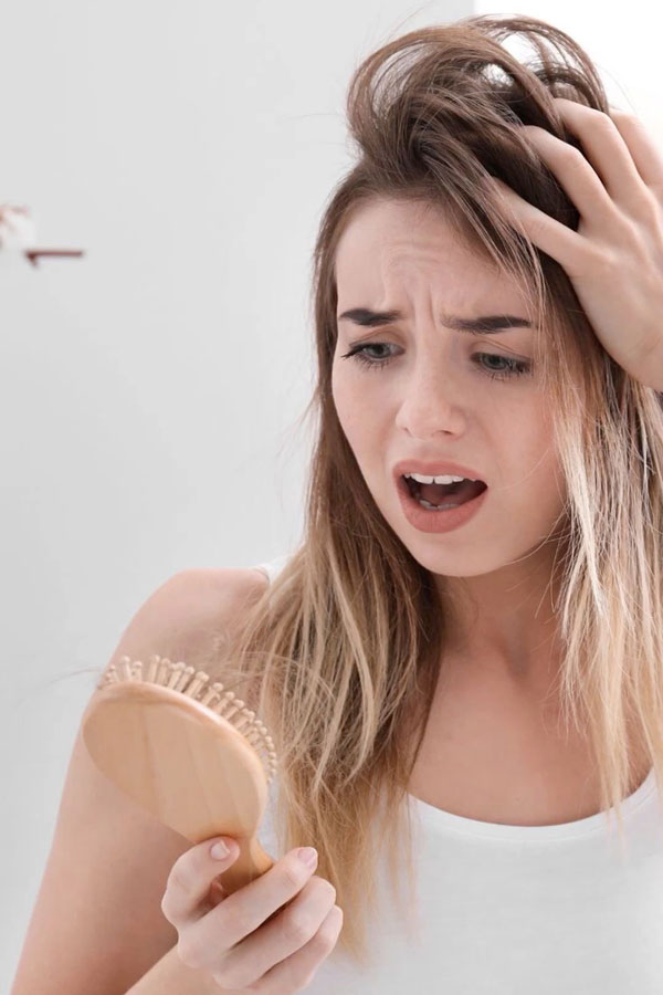بهترین ترکیبات برای جلوگیری از ریزش مو در زمستان