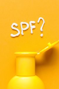 تفاوت SPF30 و SPF50 چیست؟ 
